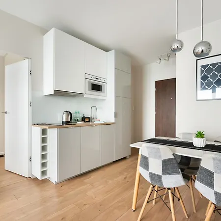 Business Mokotow Park 84 By Bookinghost *